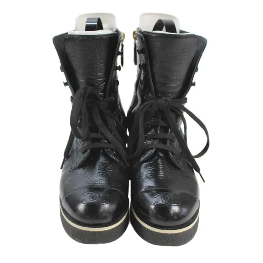 Chanel this pair